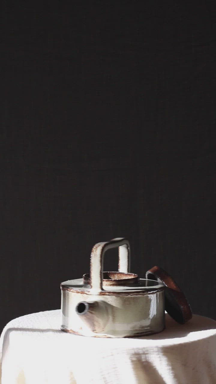 Ceramic Teapot Ini Ceramique
