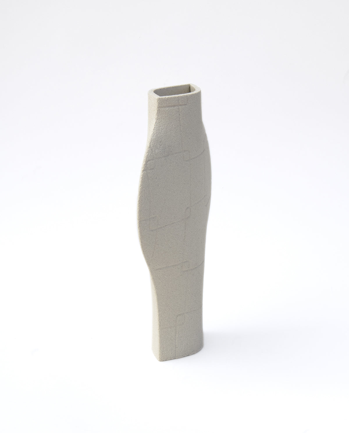 Handmade Korean vase by INI CERAMIQUE with traditional sculptural patterns and textured finish