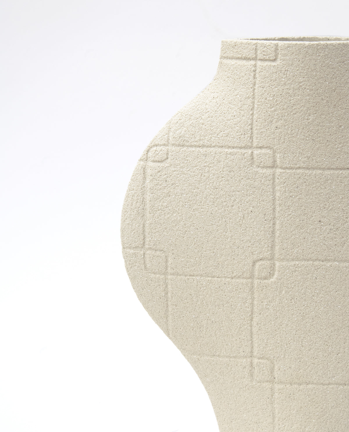 Handmade Korean vase by INI CERAMIQUE with traditional sculptural patterns and textured finish