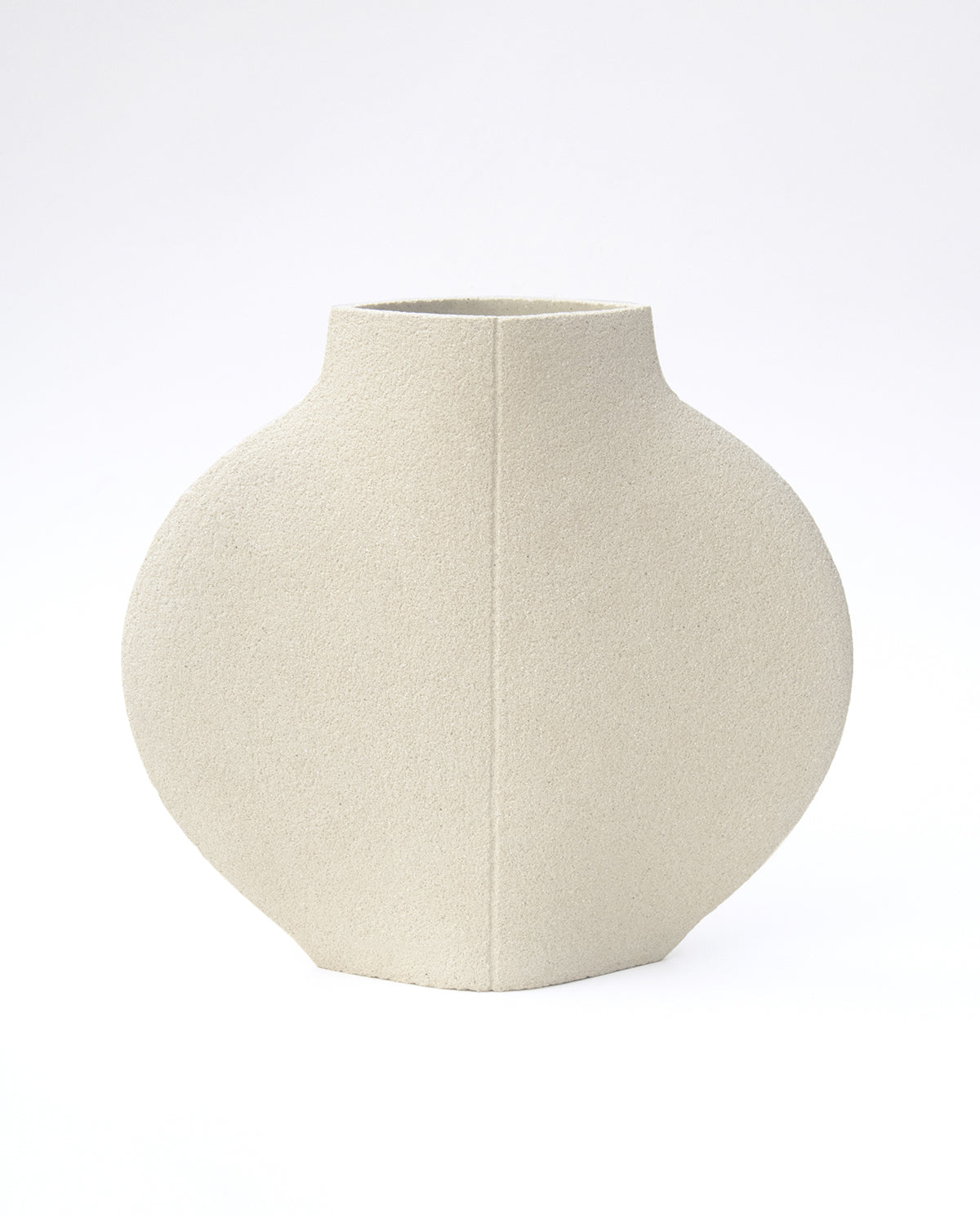 Handmade Korean vase by INI CERAMIQUE with traditional sculptural patterns and textured finish