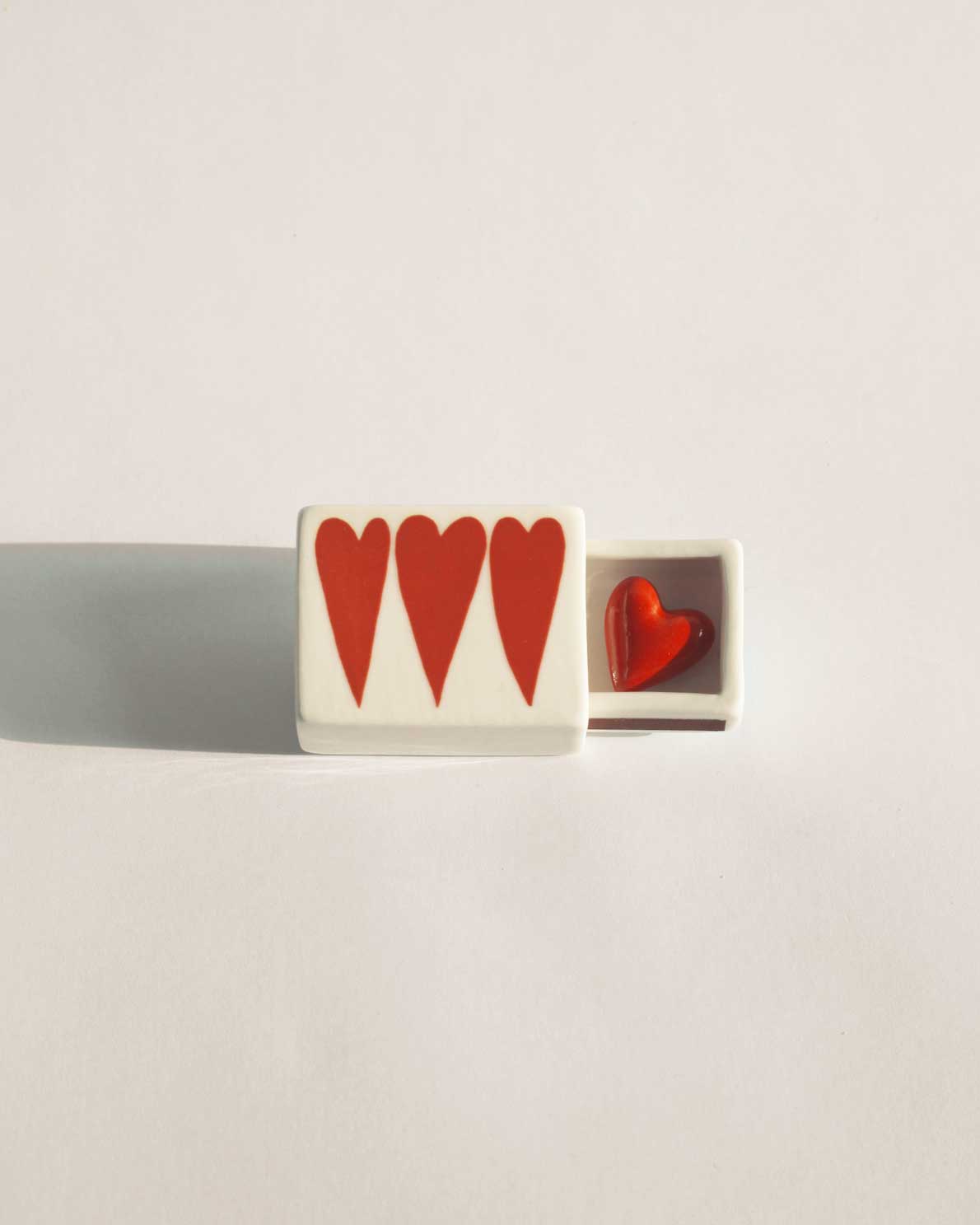 'Mini 3 Hearts’ Ceramic Matchbox