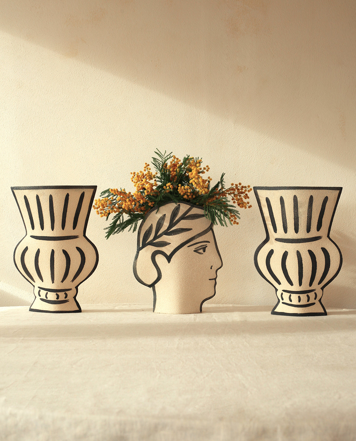 Ceramic Vase 'Artemis - Black’