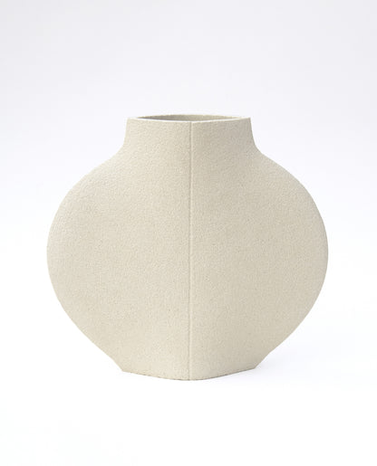 Handmade Korean vase by INI CERAMIQUE with traditional sculptural patterns and textured finish