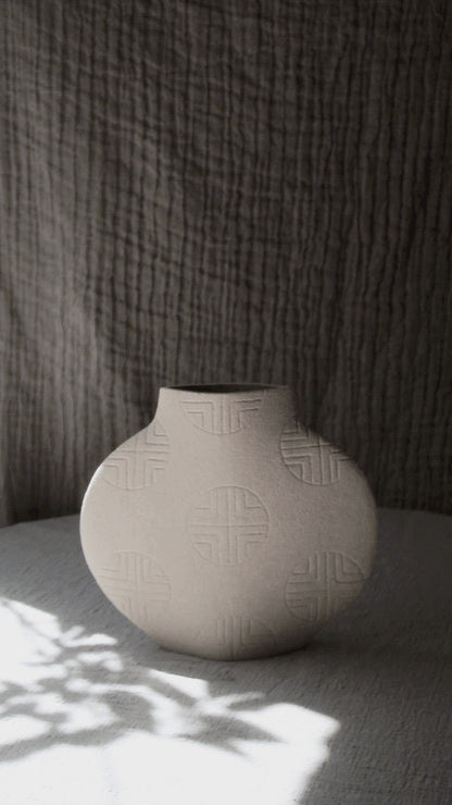 Handmade Korean vase by INI CERAMIQUE with traditional sculptural patterns and textured finish